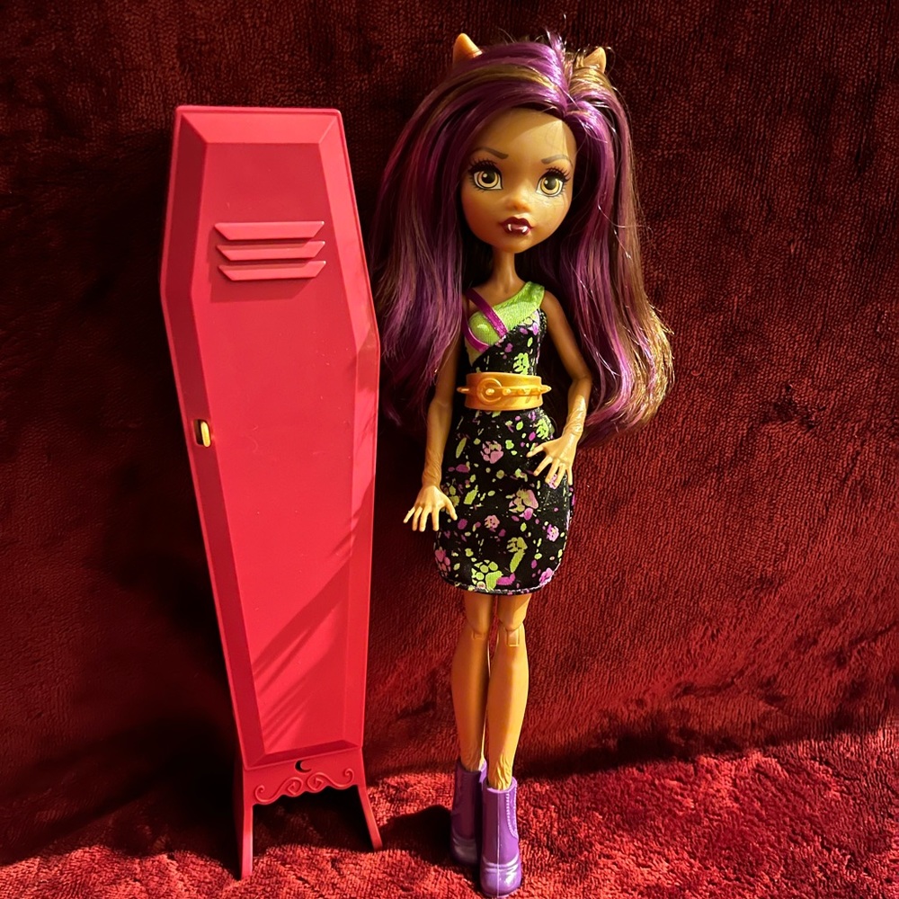 Monster High G2 Ghoul-La-La Locker with Clawdeen Wolf